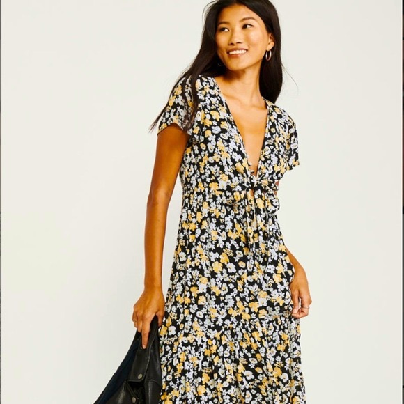 Abercrombie & Fitch Dresses & Skirts - Abercrombie floral ruffle hem midi dress